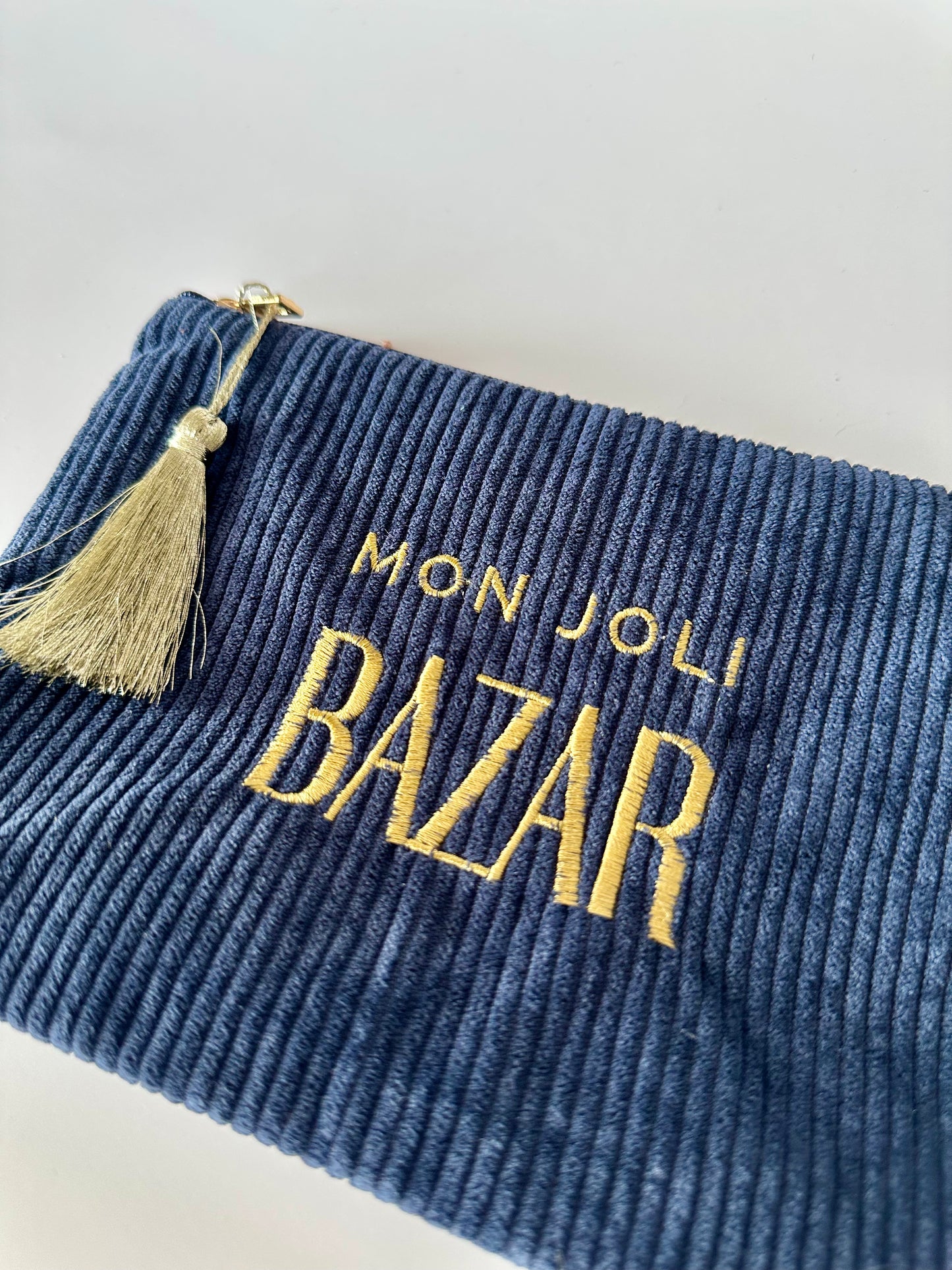 Joli bazar bleu marine